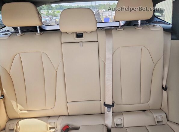 5UXTY3C04M9H67324 2021 BMW X3 Silver Rear seats view