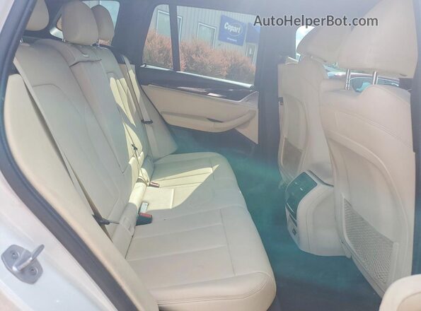 5UXTY3C06M9E85427 2021 BMW X3 Белый Вид задней части салона
