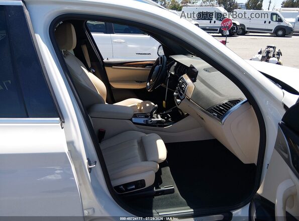 5UXTY3C07M9E60407 2021 BMW X3 White Front interior view