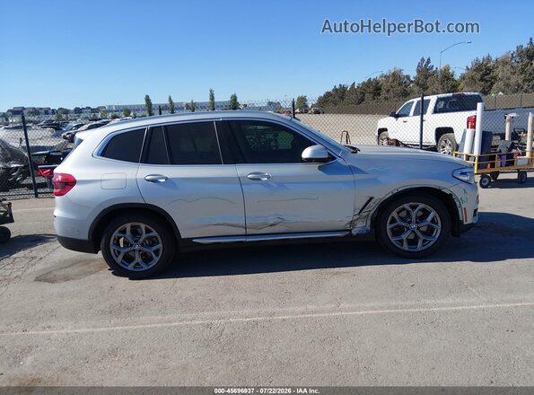 5UXTY3C09LLU72248 2020 BMW X3 Silver Rear interior view