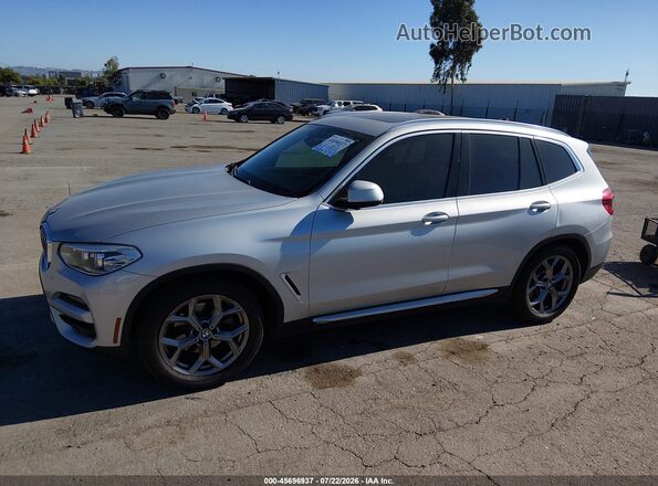 5UXTY3C09LLU72248 2020 BMW X3 Silver 360 interior view