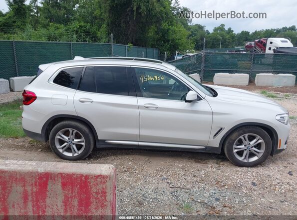 5UXTY5C00L9D68209 2020 BMW X3 White Widok wnętrza z tyłu