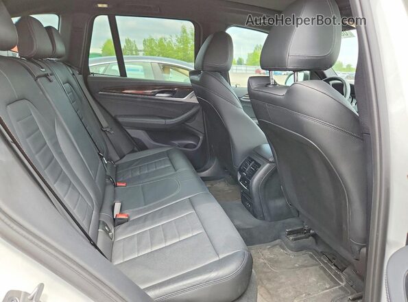 5UXTY5C01M9E60561 2021 BMW X3 White Вид задньої частини салону