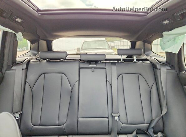 5UXTY5C03M9H78004 2021 BMW X3 White Вид задніх сидінь