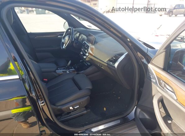 5UXTY5C04LLT36847 2020 BMW X3 Черный Вид салона спереди