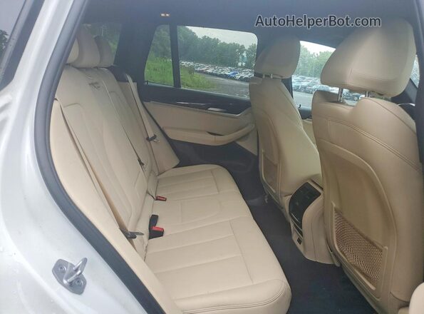 5UXTY5C04M9G72855 2021 BMW X3 White Vista interior trasera
