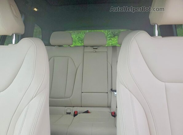 5UXTY5C04M9G72855 2021 BMW X3 White Vista de los asientos traseros