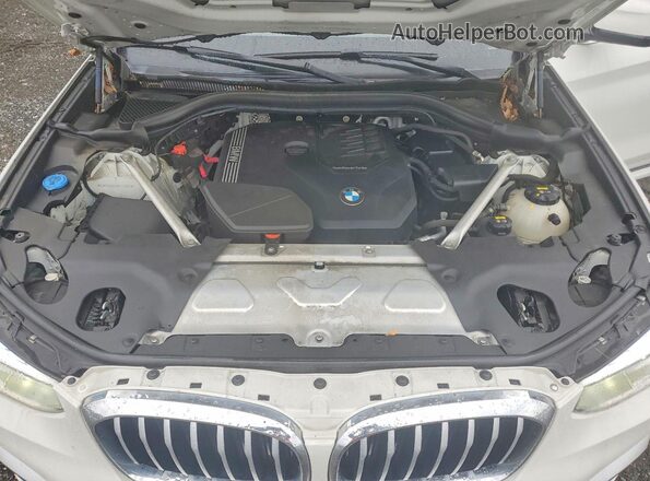 5UXTY5C04M9G72855 2021 BMW X3 White Vista del compartimento del motor
