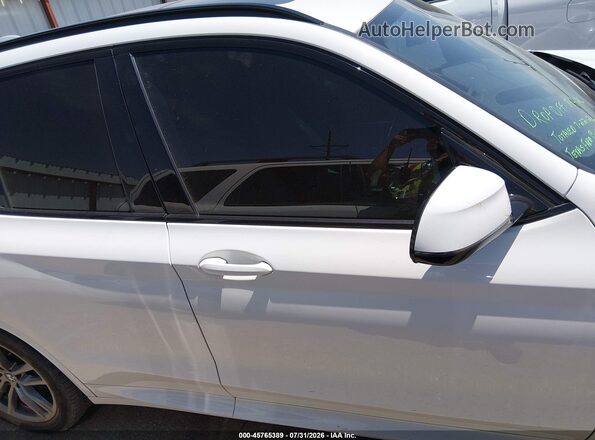 5UXTY5C05M9E63656 2021 BMW X3 White Widok wnętrza 360 stopni