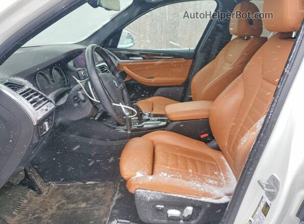 5UXTY5C07M9G99242 2021 BMW X3 White Widok wnętrza z przodu