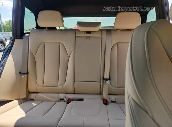 5UXTY5C08M9F54503 2021 BMW X3 Black Rear seats view