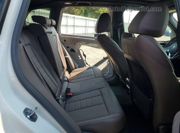 5UXTY5C0XL9B70687 2020 BMW X3 White Սալոնի հետևի տեսք
