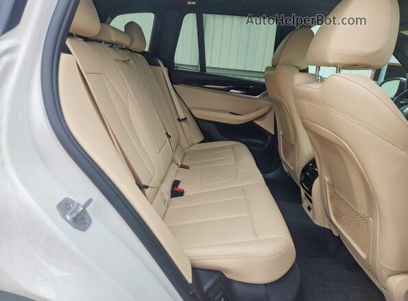 5UXTY5C0XL9D58416 2020 BMW X3 Белый Вид задней части салона