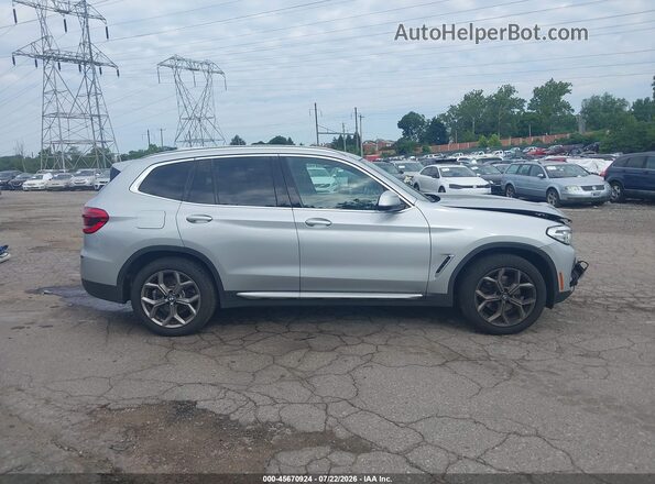 5UXTY5C0XM9E96488 2021 BMW X3 Серебряный Вид задней части салона