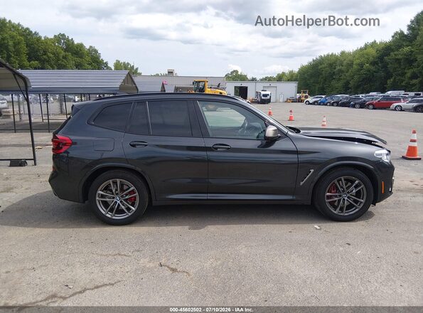 5UXTY9C02M9F13016 2021 BMW X3 Gray Vista interior trasera