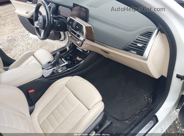 5UXTY9C03M9E20232 2021 BMW X3 White Widok wnętrza z przodu