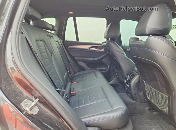 5UXTY9C0XL9C14985 2020 BMW X3 Черный Вид задней части салона