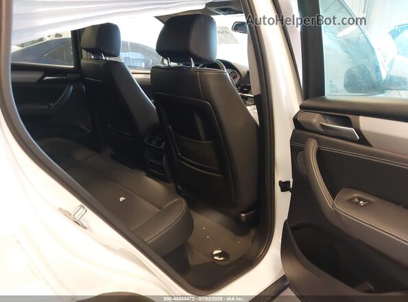 5UXWX7C55H0S19374 2017 BMW X3 White Vista de la etiqueta del VIN