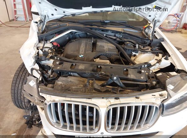 5UXWX7C55H0S19374 2017 BMW X3 White Vista trasera