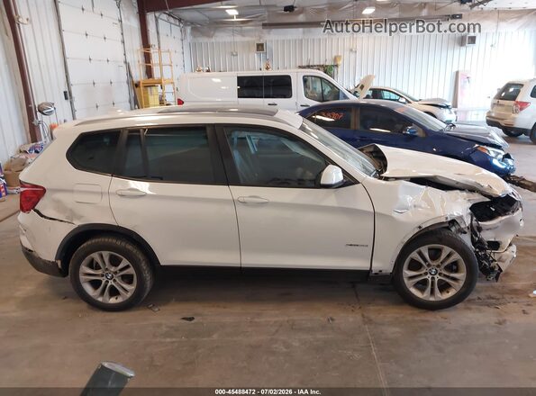 5UXWX7C55H0S19374 2017 BMW X3 White Vista interior trasera