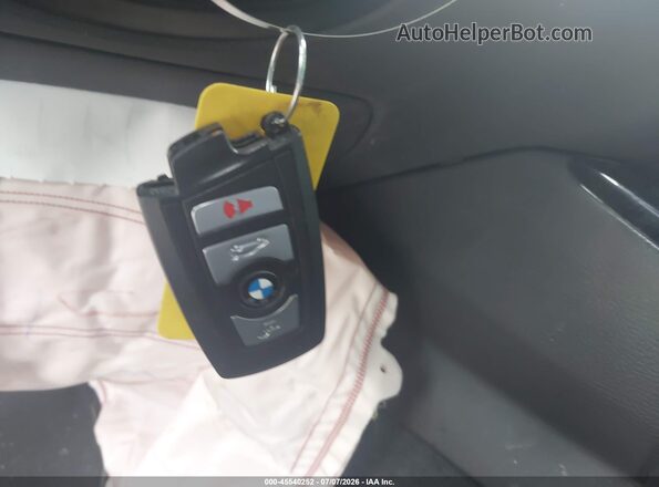 5UXWX9C31H0W69310 2017 BMW X3 Белый Вид панели приборов