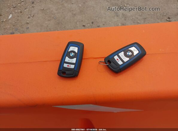 5UXWX9C32H0W70353 2017 BMW X3 Blue Вид панелі приладів