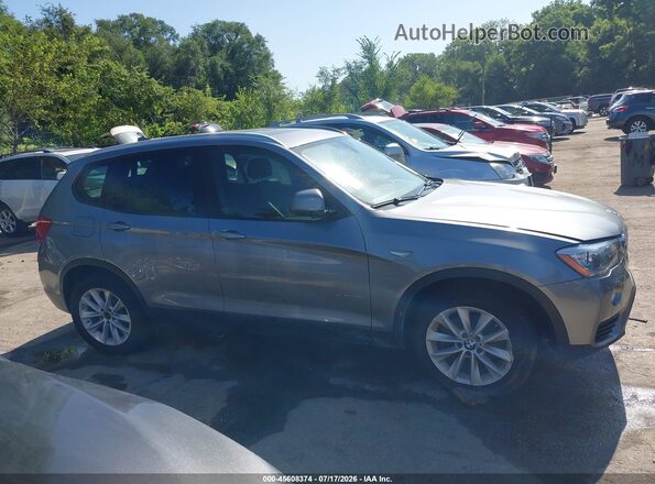 5UXWX9C33H0T18317 2017 BMW X3 Серебряный Вид задней части салона