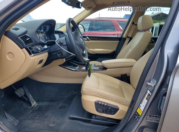 5UXWX9C33H0W68014 2017 BMW X3 Silver Вид салону спереду