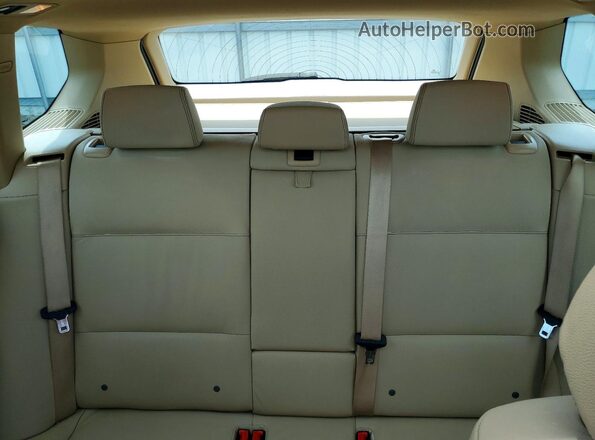 5UXWX9C33H0W68014 2017 BMW X3 Silver Вид задніх сидінь