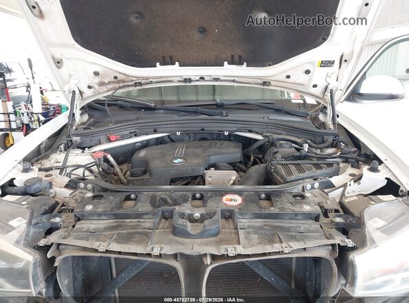 5UXWX9C33H0W73200 2017 BMW X3 White Widok z tyłu