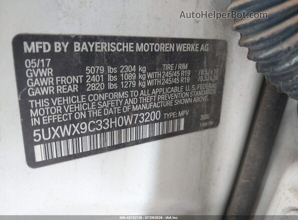 5UXWX9C33H0W73200 2017 BMW X3 White Widok komory silnika