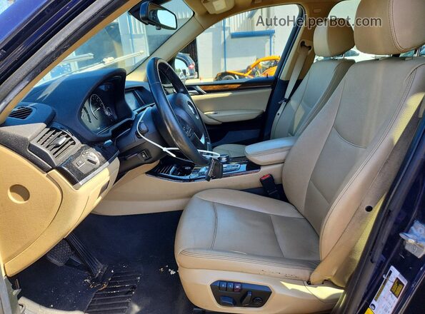 5UXWX9C34H0T21825 2017 BMW X3 Blue Widok wnętrza z przodu