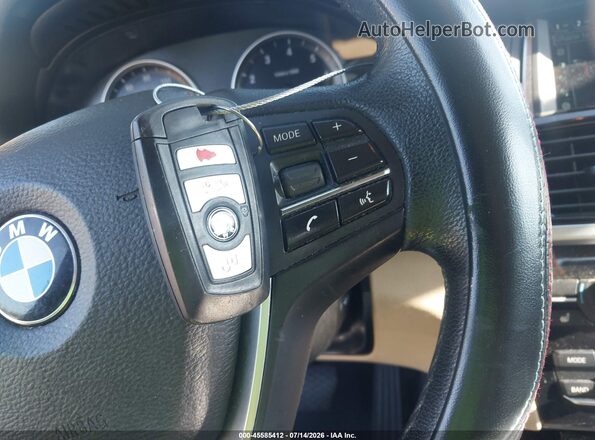 5UXWX9C35H0T21946 2017 BMW X3 White Вид панелі приладів