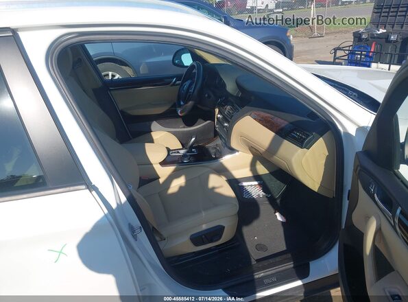 5UXWX9C35H0T21946 2017 BMW X3 White Вид салону спереду