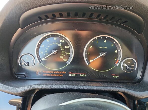 5UXWX9C36H0T18814 2017 BMW X3 Red ხელსაწყოთა პანელის ხედი