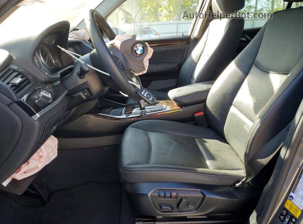 5UXWX9C37H0T20488 2017 BMW X3 Gray Vista interior delantera