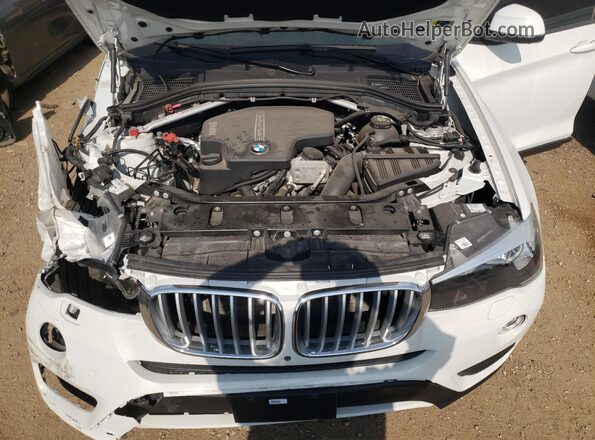 5UXWX9C38H0T22069 2017 BMW X3 White Սալոնի հետևի տեսք