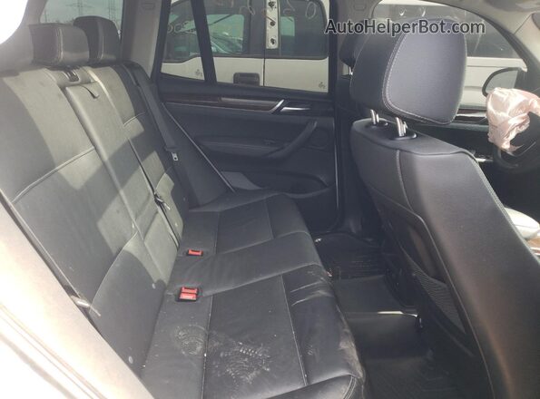 5UXWX9C38H0T22069 2017 BMW X3 White Հետևի նստատեղերի տեսք