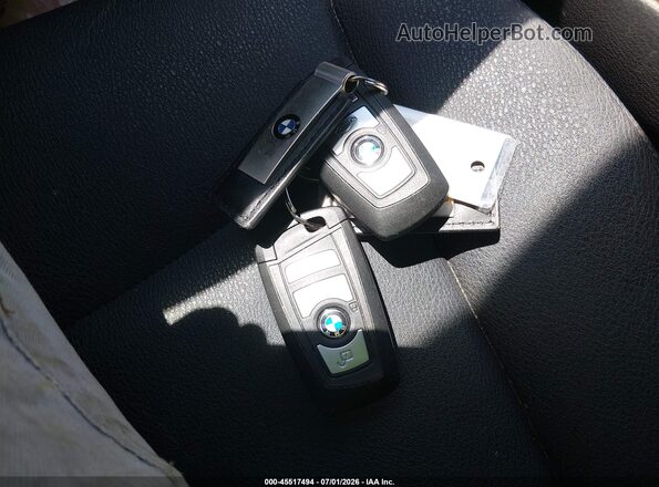5UXWX9C39H0W73850 2017 BMW X3 Серебряный Вид панели приборов