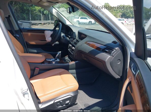 5UXWX9C52G0D95005 2016 BMW X3 White Սալոնի դիմացի տեսք