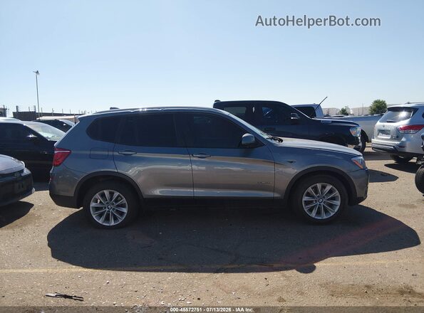 5UXWX9C52H0T07228 2017 BMW X3 Серебряный Вид задней части салона