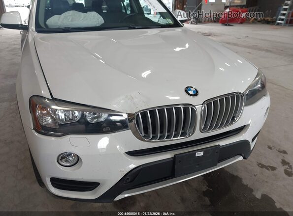5UXWX9C52H0T10470 2017 BMW X3 White Widok z przodu