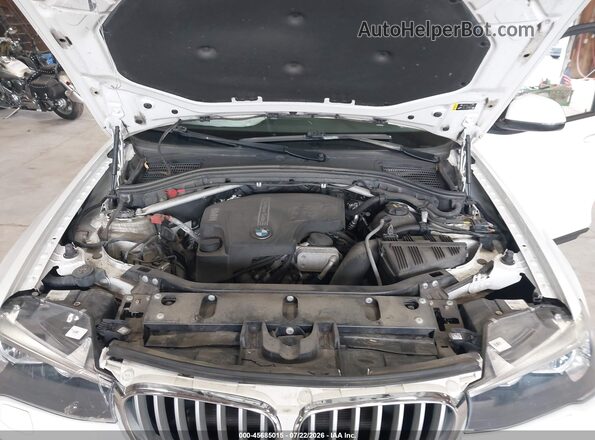 5UXWX9C52H0T10470 2017 BMW X3 White Widok z tyłu