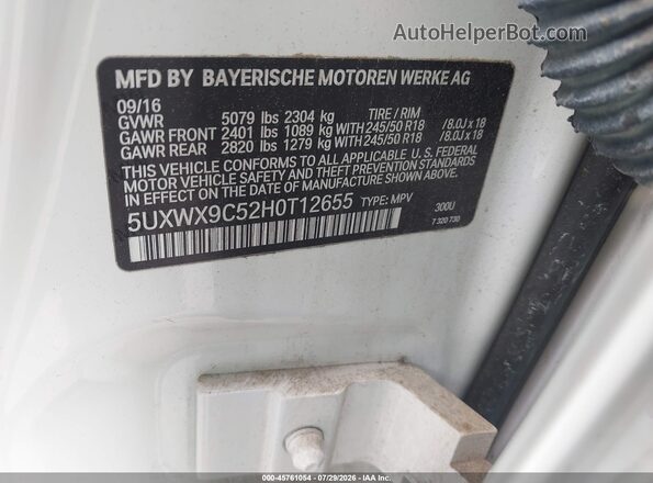 5UXWX9C52H0T12655 2017 BMW X3 White Widok komory silnika