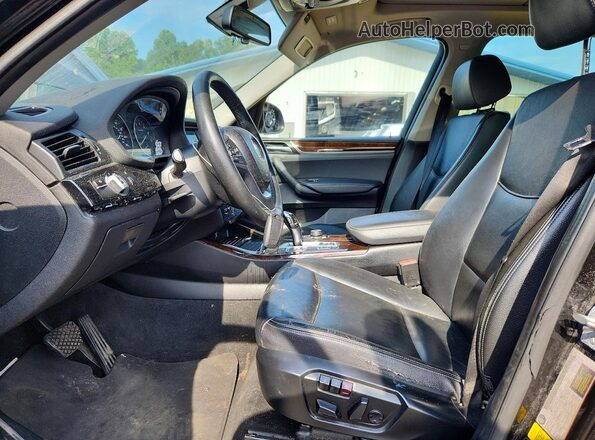 5UXWX9C54H0T04797 2017 BMW X3 Black Вид салону спереду