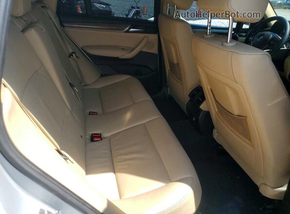 5UXWX9C59G0D75267 2016 BMW X3 Silver Вид задньої частини салону