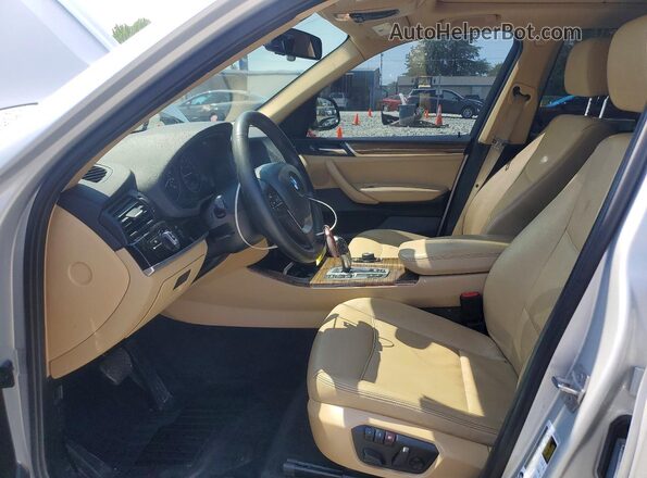5UXWX9C59G0D75267 2016 BMW X3 Silver Вид салону спереду