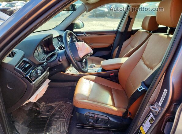 5UXWX9C5XG0D81000 2016 BMW X3 Серый Вид салона спереди