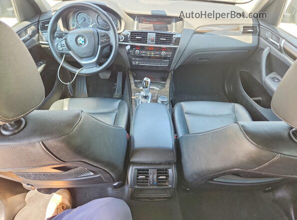 5UXWX9C5XH0D98607 2017 BMW X3 Blue Առջևի վահանակի տեսք