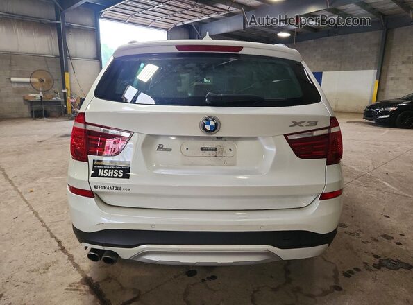 5UXWX9C5XH0T09213 2017 BMW X3 White Widok z tyłu